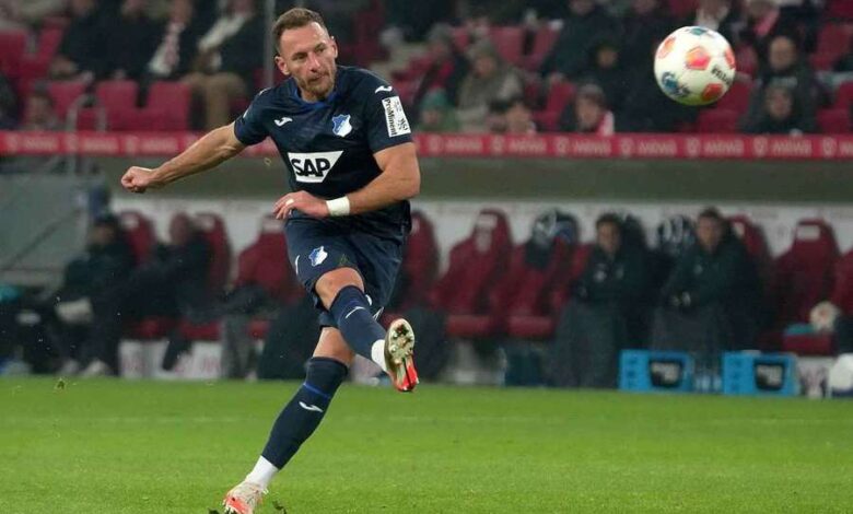 Bek Hoffenheim Coufal Akui Kekecewaan Setelah Performa di West Ham Tidak Memuaskan