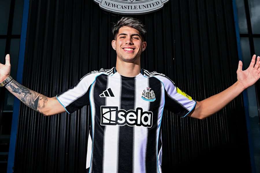 Deportivo La Coruna Tawarkan Cordero ke Newcastle dalam Upaya Transfer Terbaru