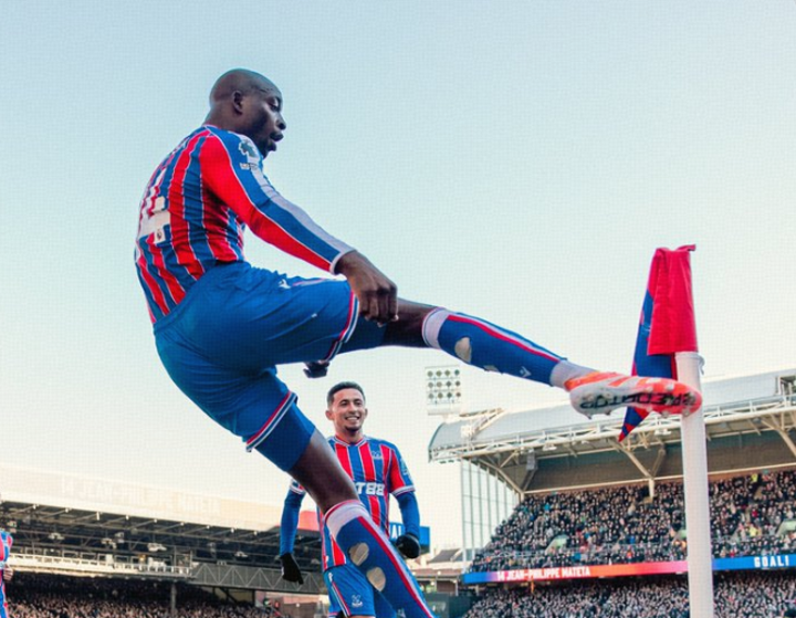 HT Palace 1-0 Man Utd: Penalti Mateta Bawa Eagles Unggul sementara