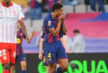 Pelatih Barcelona Flick Bungkam soal Absennya Araujo, Penyebab Masih Jadi Misteri