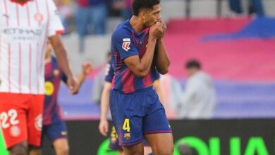 Pelatih Barcelona Flick Bungkam soal Absennya Araujo, Penyebab Masih Jadi Misteri