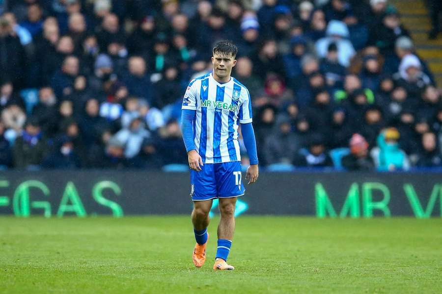 Pelatih Sheffield Wednesday Pedersen Ungkap Kepuasan Man Utd atas Perkembangan Amass
