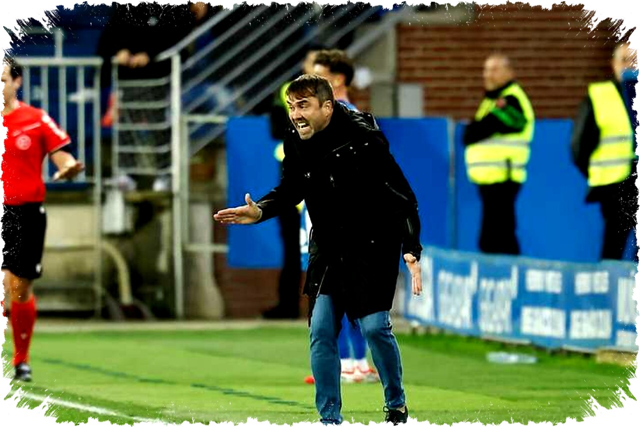 Pelatih Alaves Coudet Tegaskan Tidak Ada Rencana Gabung River Plate