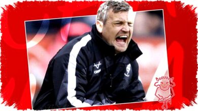 Pelatih Lincoln City Siap Hadapi Pertarungan Seru di Puncak Klasemen Lawan Bolton