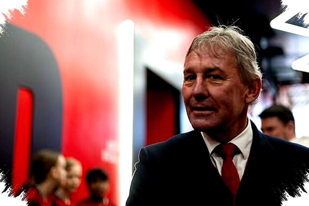 Man United Panggil Bryan Robson, Peringatan Keras untuk Bintang Muda Soal Jebakan Uang