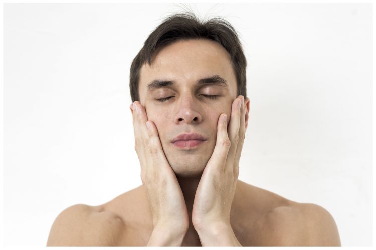 10 Best Affordable Serums for Men with Dry Skin Under Rp 150,000: Effective Choices Reviewed