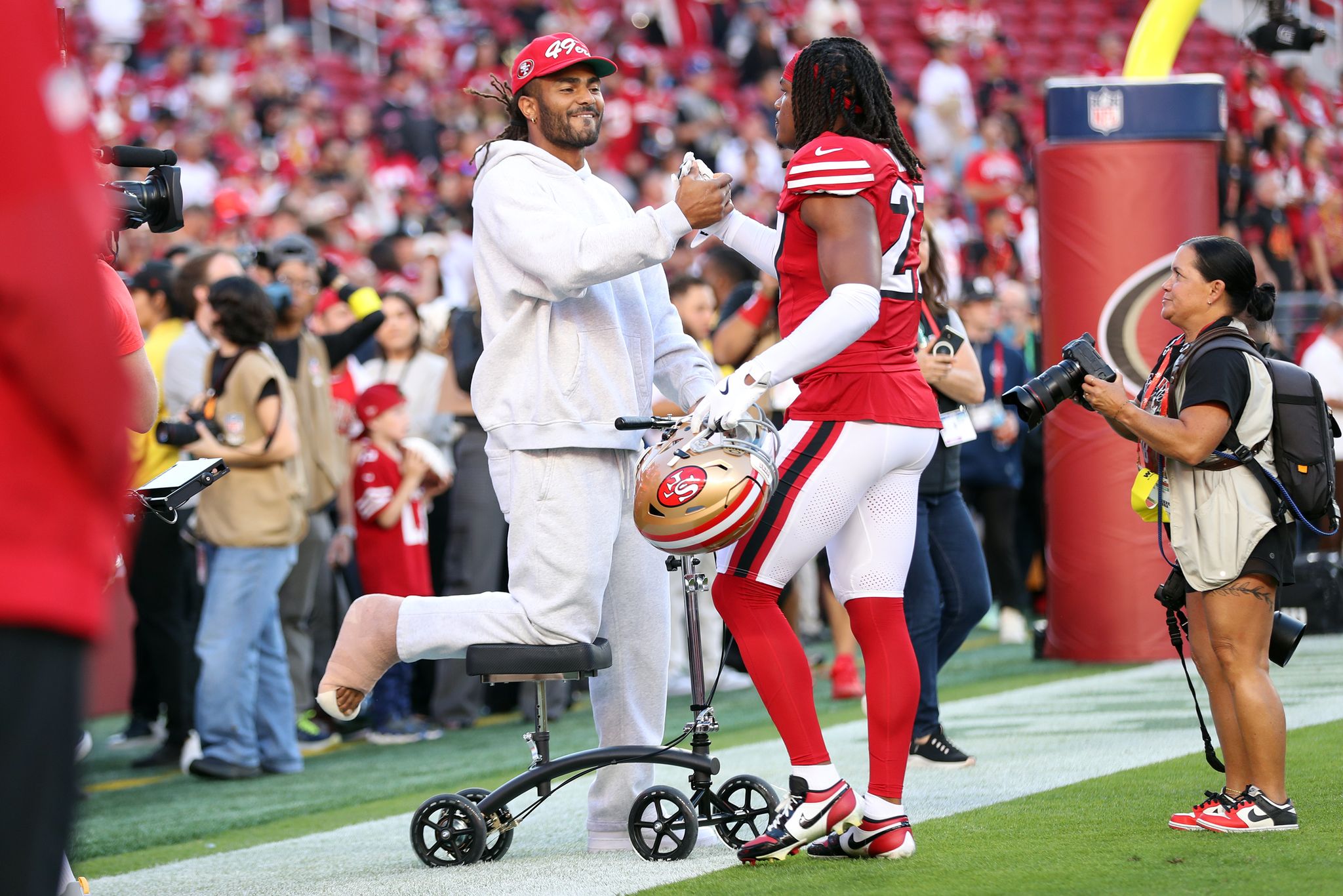 49ers' Shanahan Denies LB Warner's Return This Season Amid Speculation