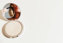 5 Best Matte Compact Powders for Oily Skin: Expert Recommendations for Shine-Free Look