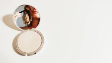 5 Best Matte Compact Powders for Oily Skin: Expert Recommendations for Shine-Free Look
