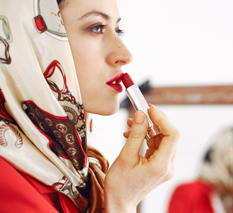 6 Best Lipsticks for Moms to Wear When Dropping Kids Off at School: Expert Recommendations