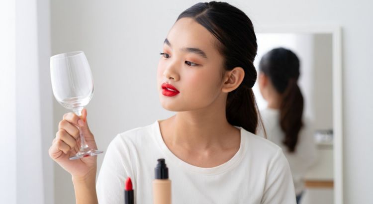 8 Long-Lasting Lipsticks That Stay Flawless All Day—No More Constant Touch-Ups Needed