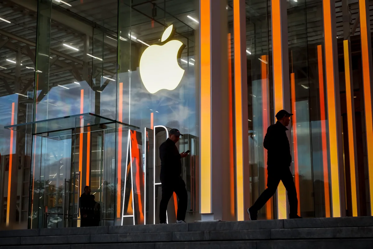 Apple Implements Rare Layoff by Reducing Jobs Across Its Global Sales Organization