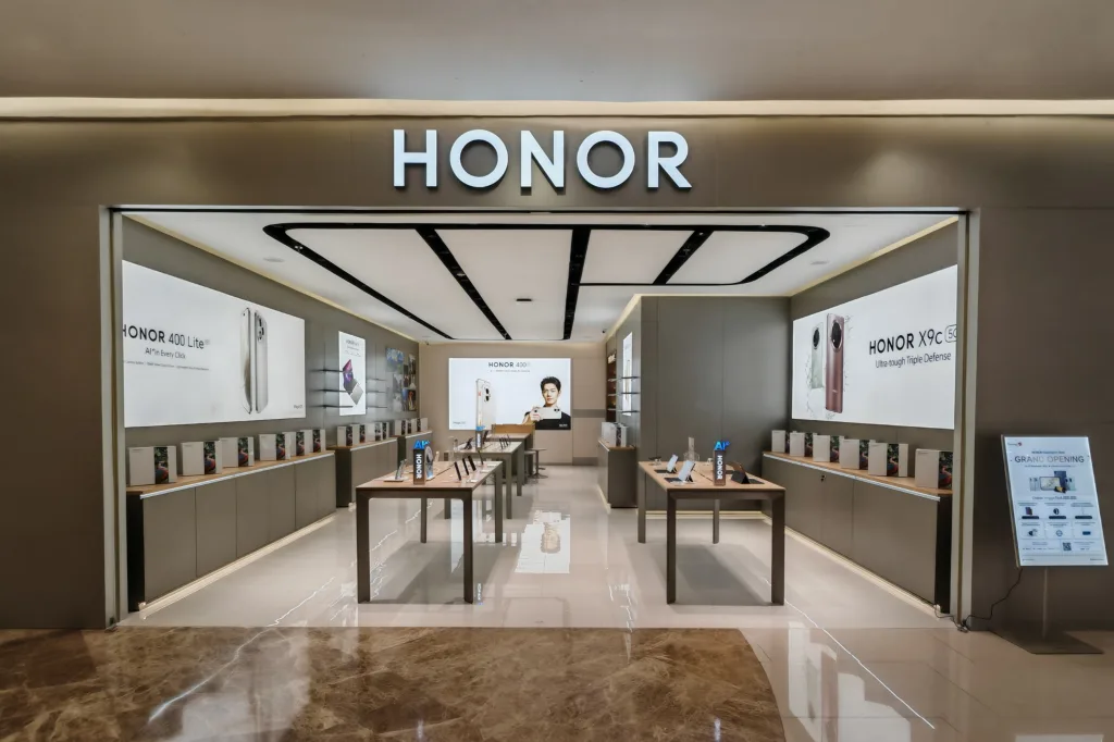 HONOR Launches New Experience Store at Emporium Pluit Mall to Enhance Customer Access