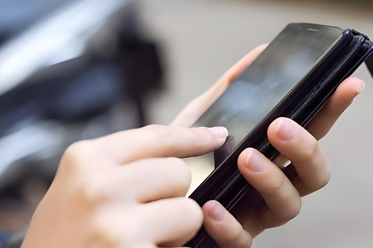 4 Essential Tips for Choosing a Driver’s Phone: 8GB RAM & Snapdragon 685 Chipset Minimum