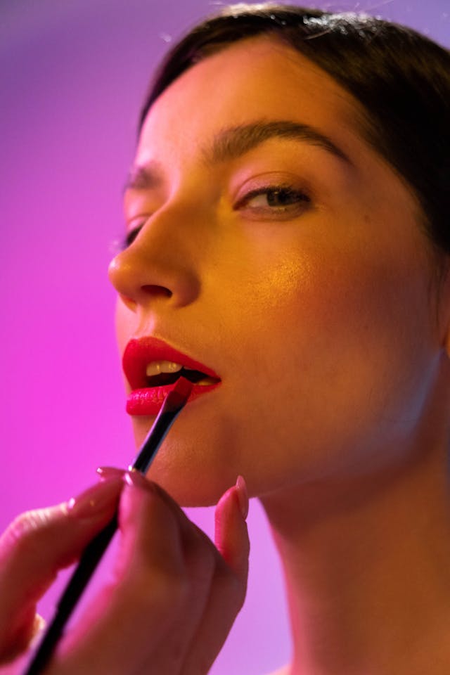 7 Best Moisturizing Lipsticks for Dry Lips: Top Recommendations for Smooth, Hydrated Look