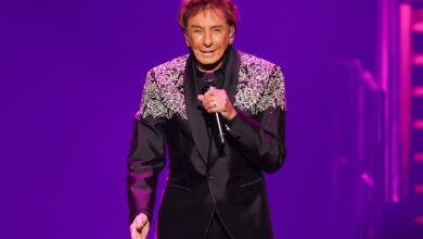 Barry Manilow Postpones Tour Dates Following Discovery of Cancerous Spot in Lung