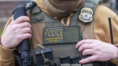 FBI: Man and Woman Bring Homeland Security Agent Trapped in Vehicle to Police Station