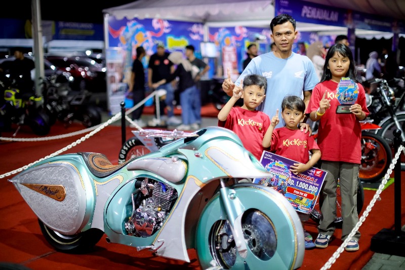 Hundreds of Builders Showcase Top Custom Bikes at Honda Modif Contest