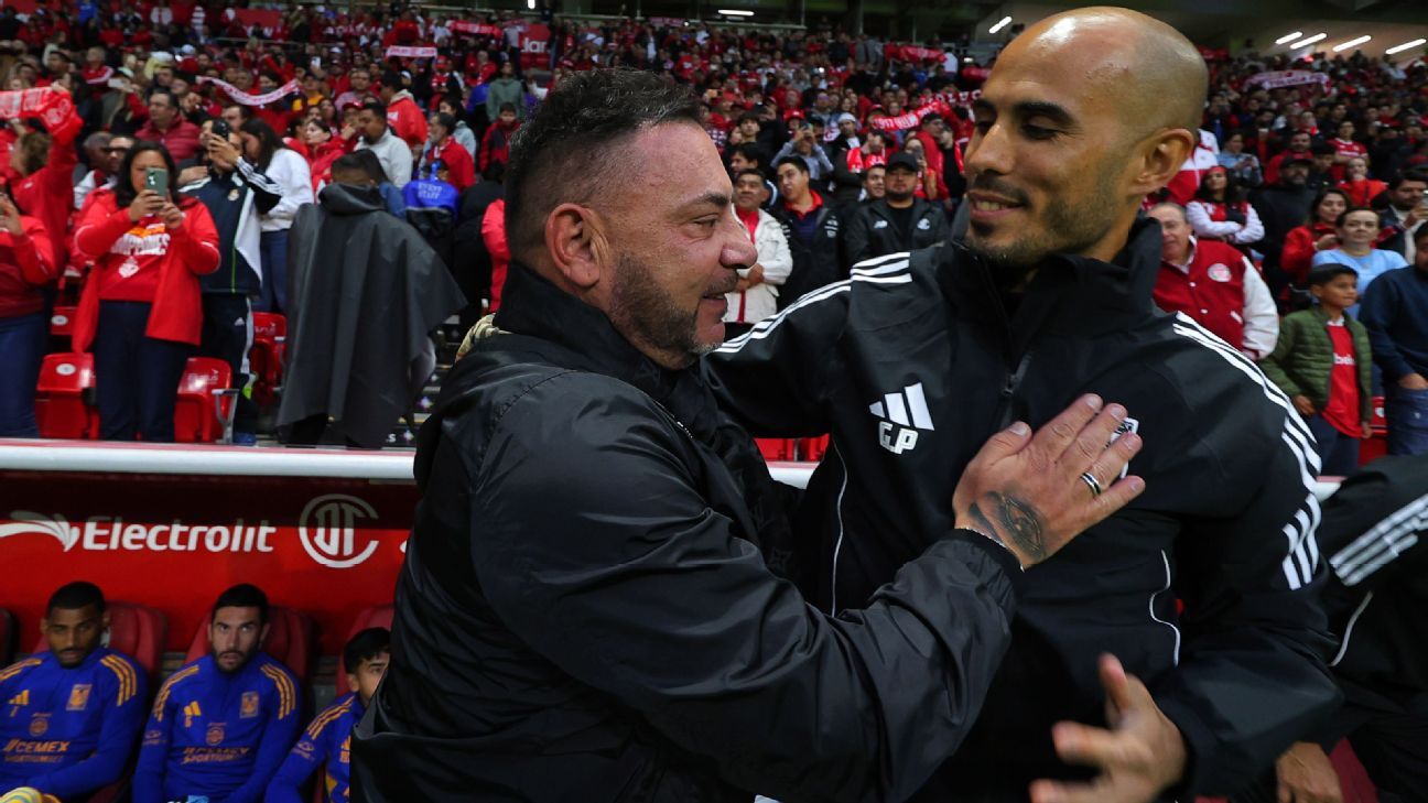 Mohamed vs Pizarro: Tactical Battle of Two Coaches Set to Clash in Final - La Volpe Analysis