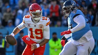 NFL Week 17 Fantasy Insights: Key Projections, Must-Start Picks, and Shadow Analysis