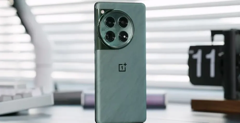 OnePlus 12 Receives OxygenOS 16.0.1.300 Update: Key Features and Improvements Revealed