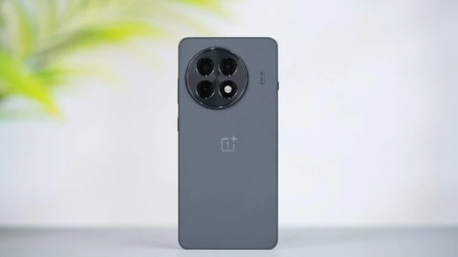 OnePlus Ace 6 Turbo: Powerful Mid-Range Smartphone Delivering High-End Performance