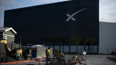 SpaceX Valued at $800 Billion, Announces Plans for Public Offering in 2026