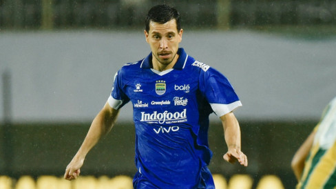 Thom Haye Shines: From National Team Setback to Super League Week 9 Best Player with Persib