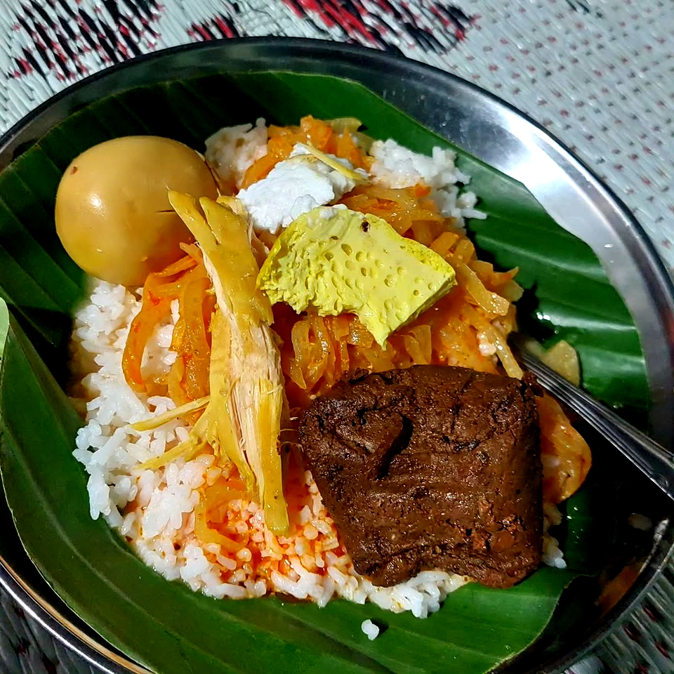 Top 10 Must-Try Nasi Liwet Spots in Solo: Discover the Best Local Flavors