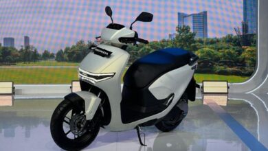 Explore the Sleek, Compact, and Futuristic Design of the Honda Icon e Electric Motorcycle
