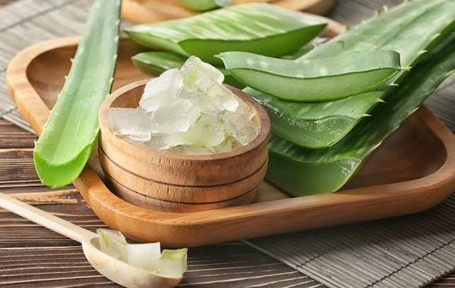 How to Make an Aloe Vera Face Mask to Effectively Fight Stubborn Acne Fast