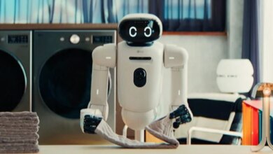 LG CLOiD: AI Home Robot That Cooks, Washes, and Folds Clothes Automatically