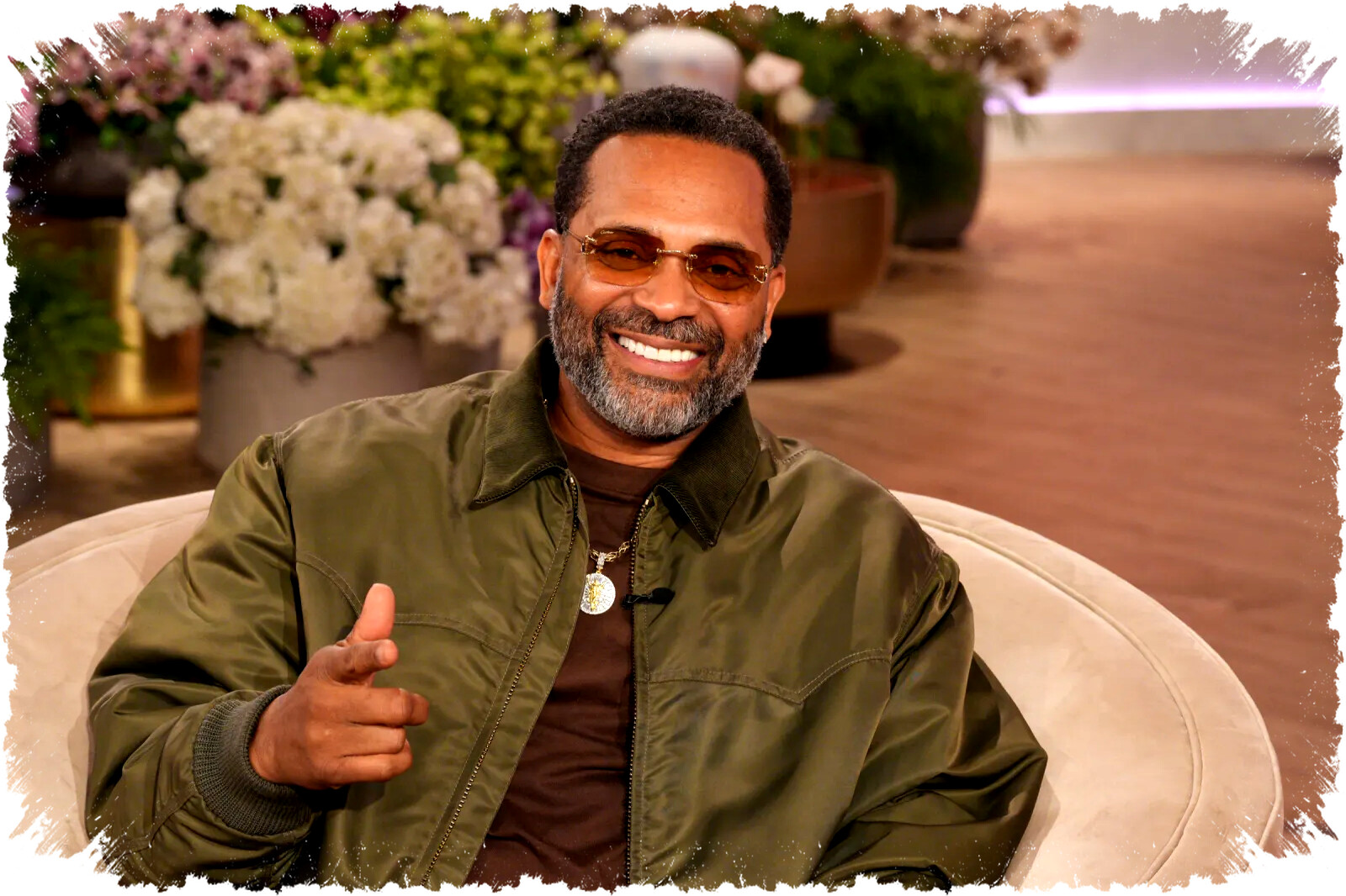 Mike Epps’ ‘Delusional’ Netflix Special Premieres: Sharp Celebrity Jokes & Candid Life Stories