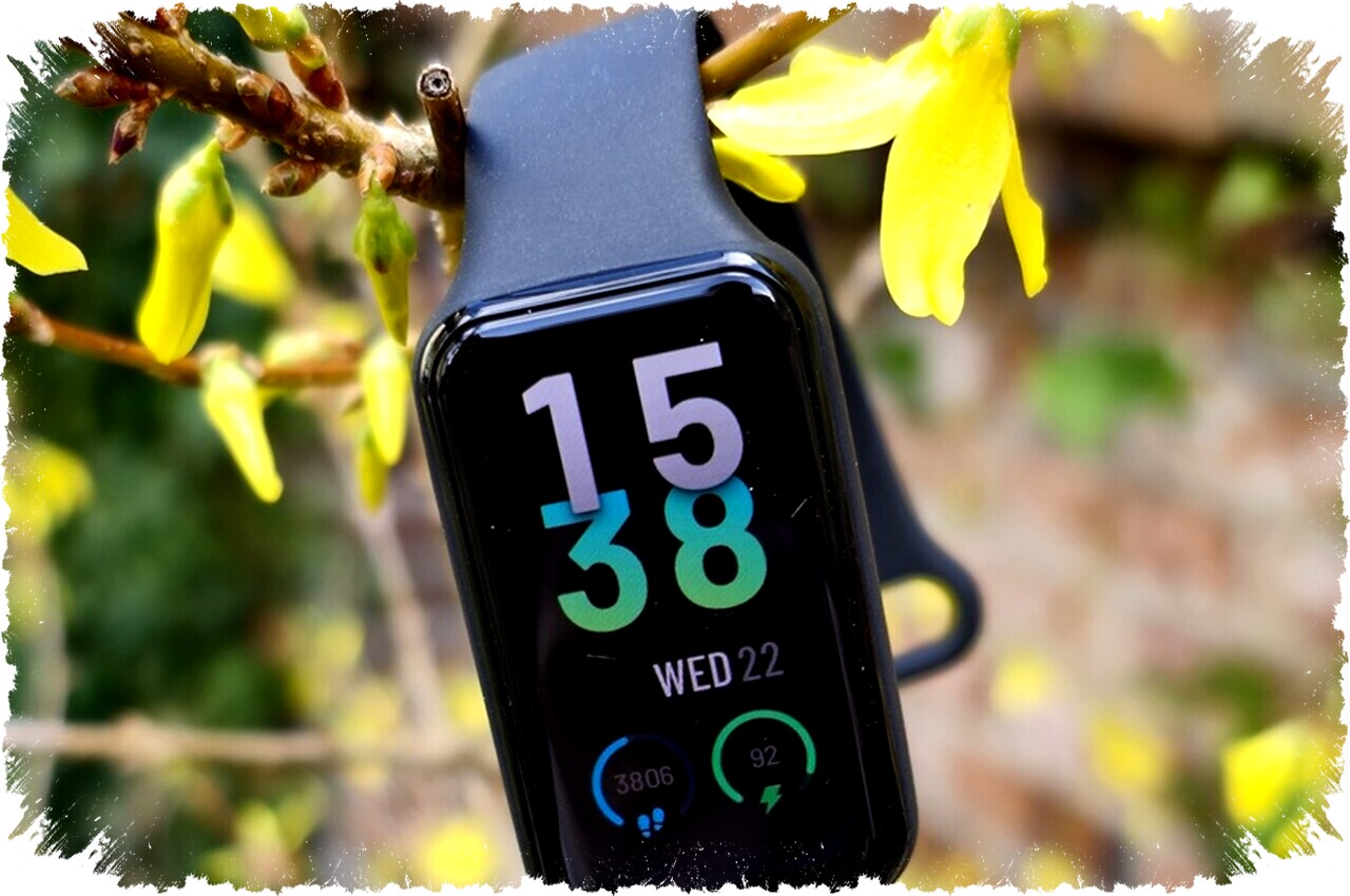 Top Smartbands That Deliver a True Smartwatch Experience with Advanced Health Features and Sleek Designs in 2026