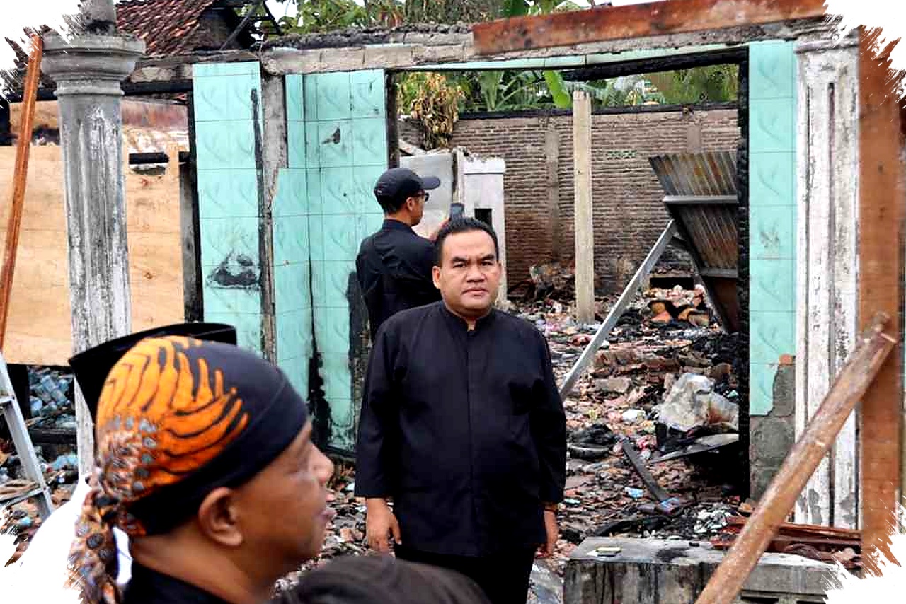 Blora Regent Faces Flames and Losses Directly, Delivers Urgent Aid to Ngawen Market Fire Victims