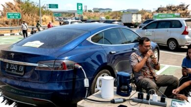 Hidden Power Of Electric Cars, V2L Lets You Boil Water And Charge Phones On The Go
