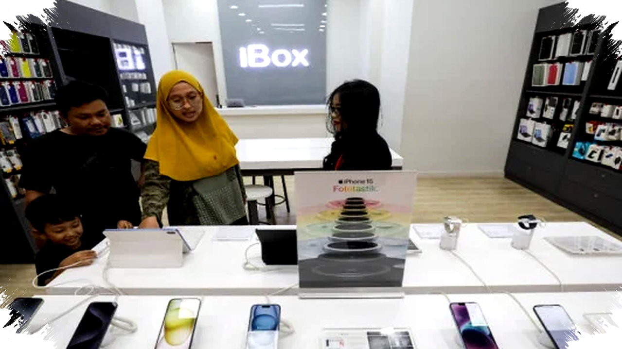 iPhone Fold Pricing Revealed, Revolutionary Foldable Design Challenges Samsung’s Crown in 2026 Launch