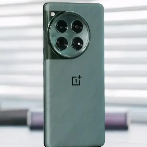 OnePlus 12 Receives OxygenOS 16.0.1.300 Update: Key Features and