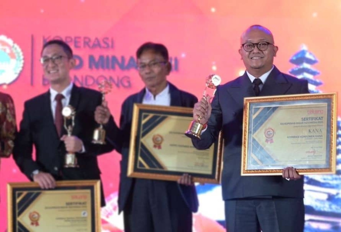 Koperasi Berbasis Pemberdayaan: Kunci Masyarakat Berpotensi Berkembang Pesat Koperasi Berbasis Pemberdayaan: Kunci Masyarakat Berpotensi Berkembang Pesat