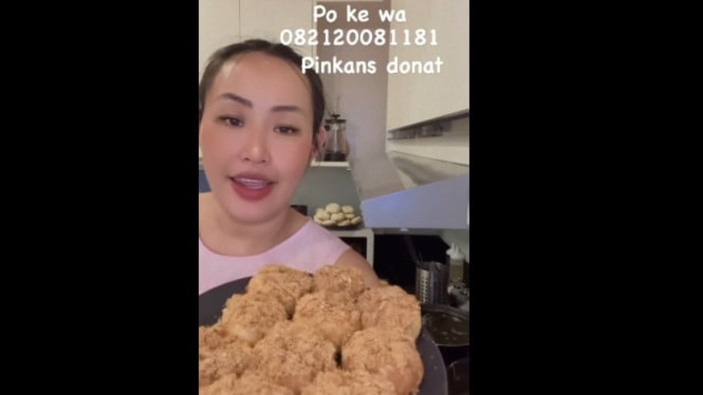 Pinkan Mambo Ungkap Alasan Gak Kirim Donat Tasyi Athasyia di Live TikTok Sambil Nangis