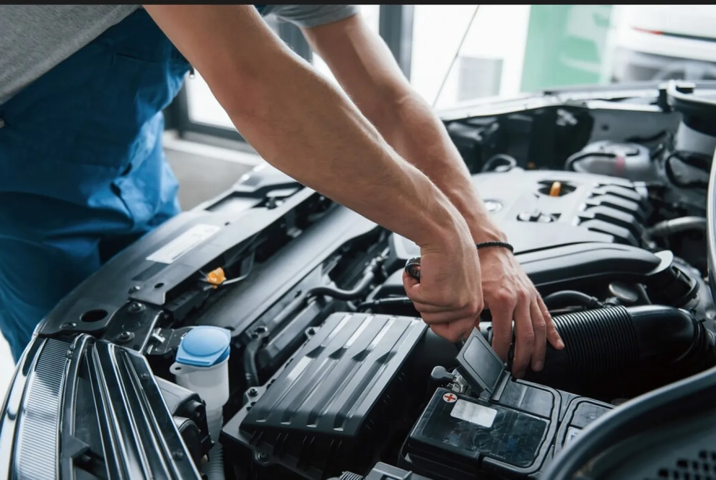 4 Penyebab Aki Mobil Cepat Tekor dan Cara Mencegah Agar Tidak Mudah Rusak