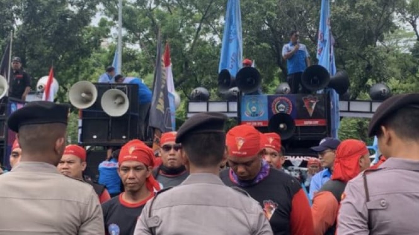 Demo Buruh di DPR RI Bubar, Tak Ada Satupun Wakil Rakyat yang Muncul