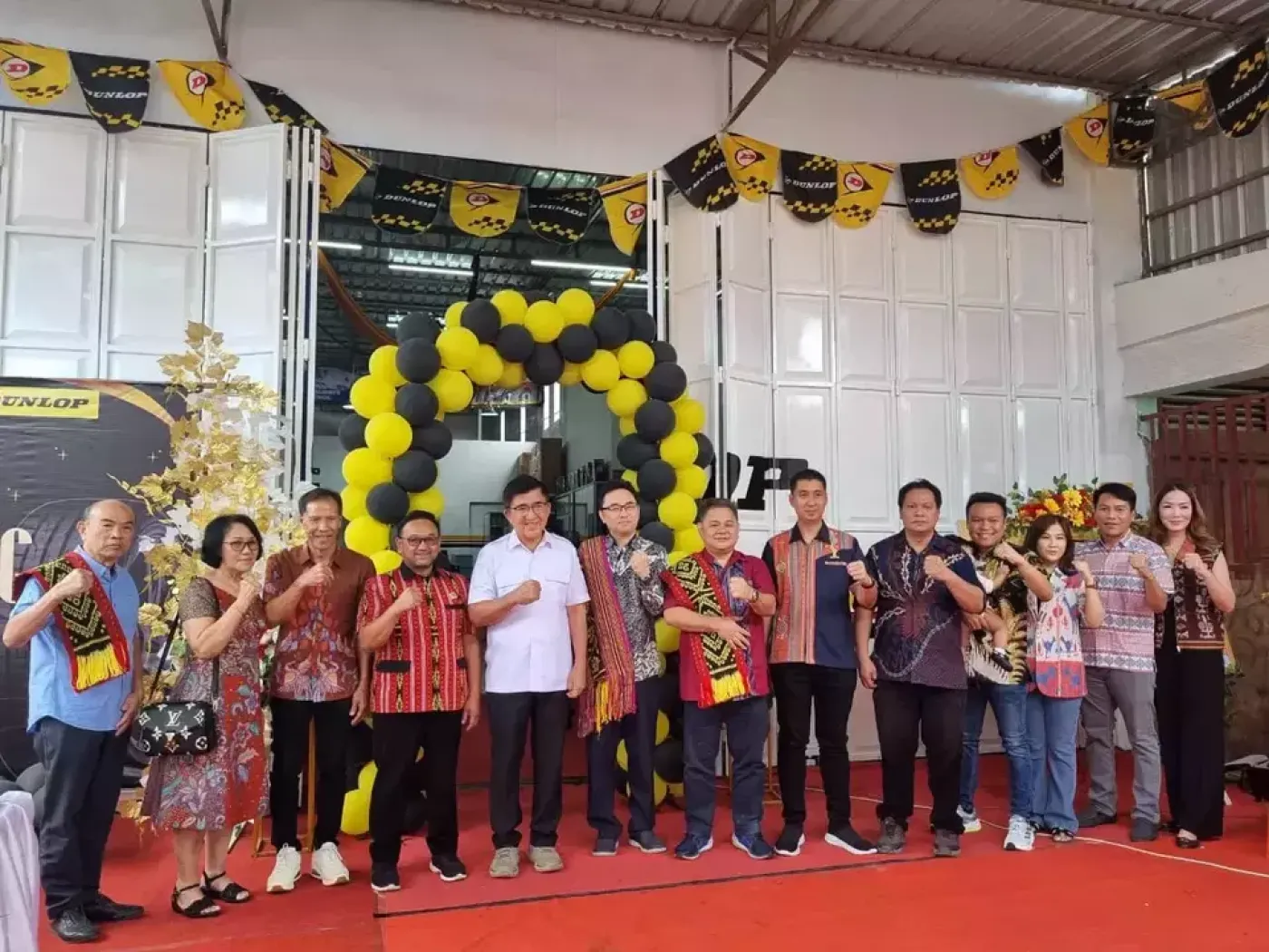 Dunlop Resmikan 2 Outlet di NTT, Tegaskan Komitmen hingga Garis Batas RI Dunlop Resmikan 2 Outlet di NTT, Tegaskan Komitmen hingga Garis Batas RI