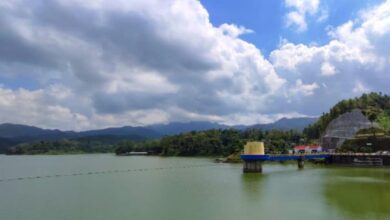 Fakta Menarik Waduk Sermo Yogyakarta: Desa Tua Muncul Saat Air Surut, Mengungkap Misteri!