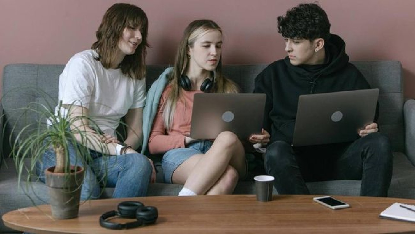 Hustle Culture vs Work-Life Balance: Pilihan Terbaik untuk Gen Z di Era Modern