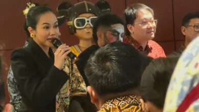 Melayang di Udara dan Naik Naga Bukan Tantangan bagi Yura Yunita
