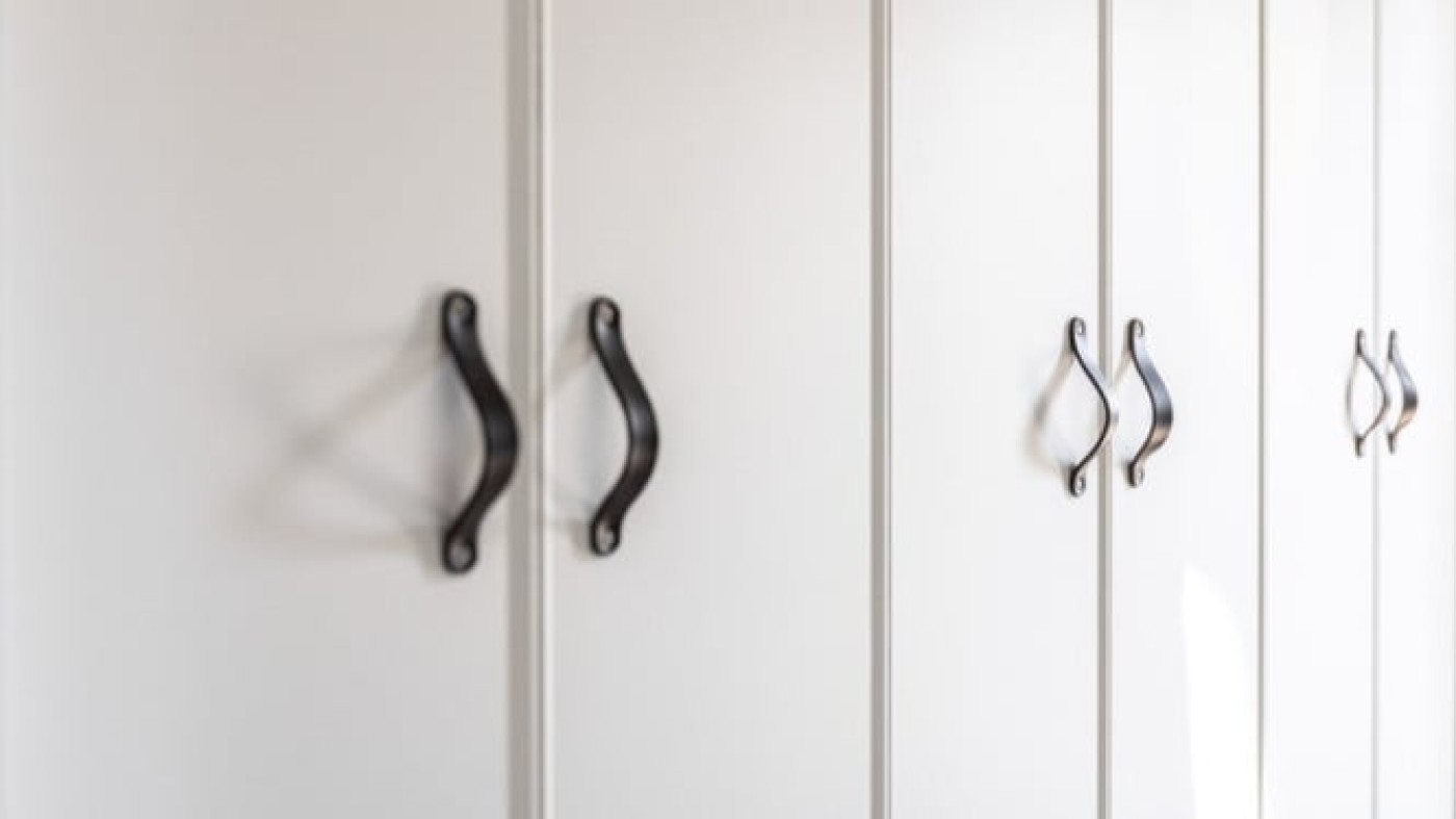 Solusi Praktis Atasi Pintu Lemari Sulit Ditutup dengan Trik Sederhana dan Efektif