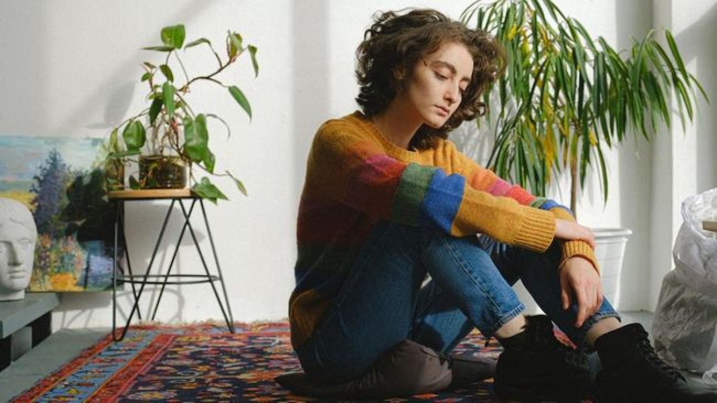 Suka 'Self Talk'? Ini 4 Tips Efektif Minimalisir Efek Negatif dan Cegah Overthinking