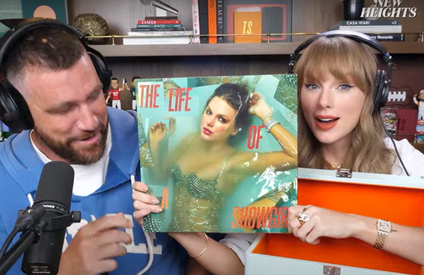 Taylor Swift Kolaborasi dengan Sabrina Carpenter di Album ke-12, The Life of a Showgirl