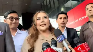 Tes DNA Ulang, Lisa Mariana Janji Putari Patung Merlion 2.000 Kali untuk Bukti DNA
